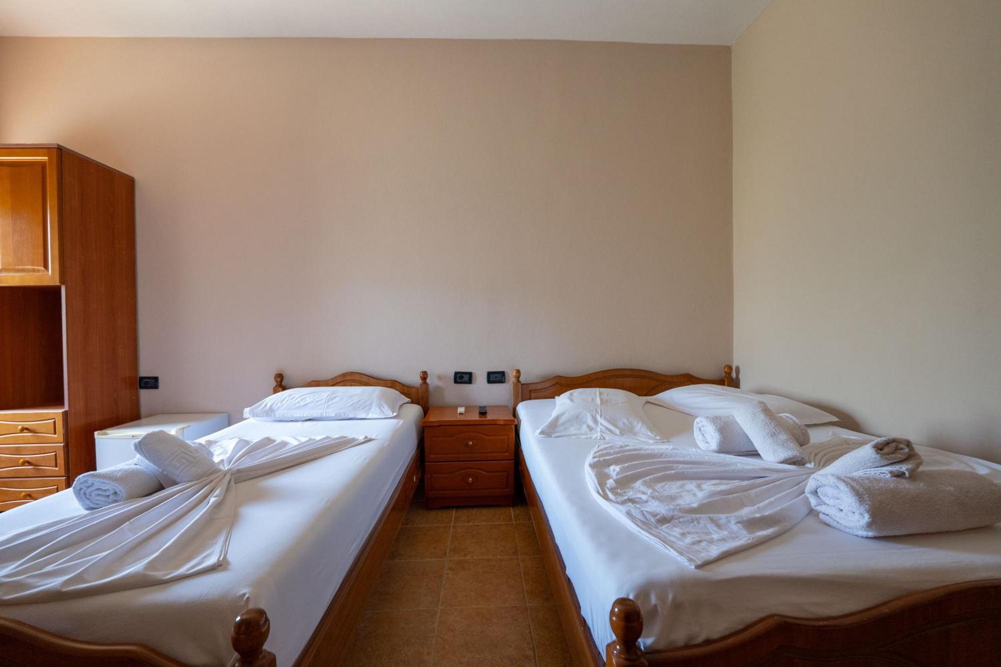 Hotel Nika Radhimë 외부 사진