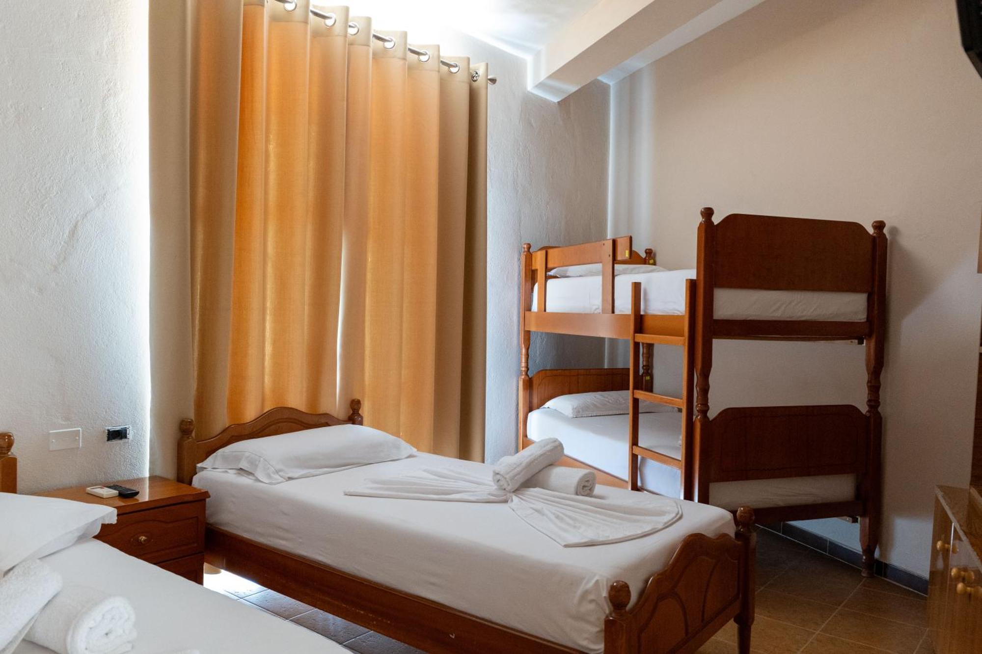 Hotel Nika Radhimë 외부 사진