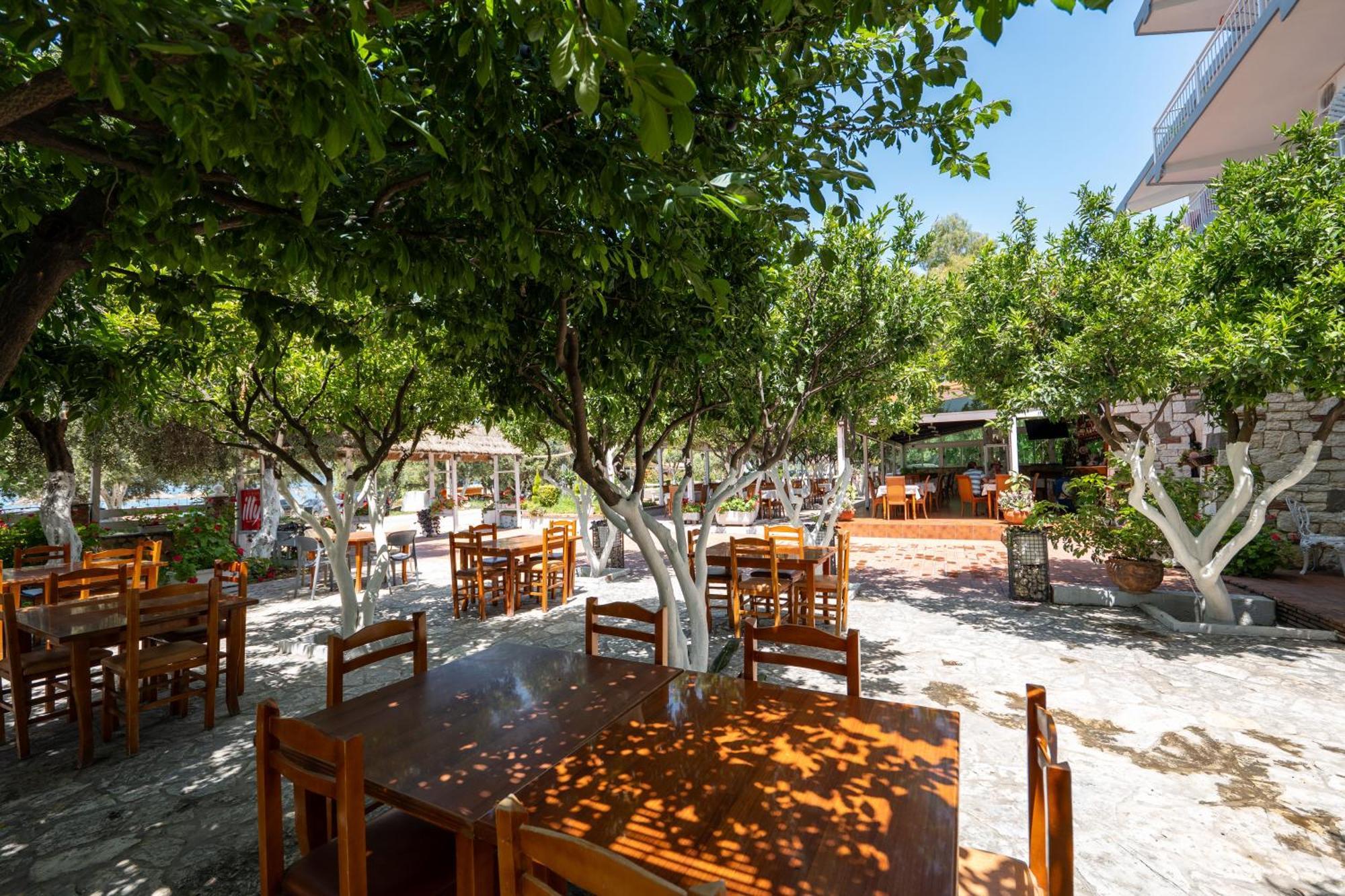 Hotel Nika Radhimë 외부 사진