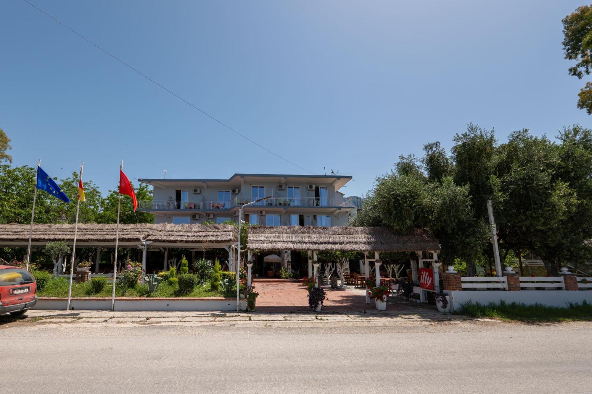 Hotel Nika Radhimë 외부 사진