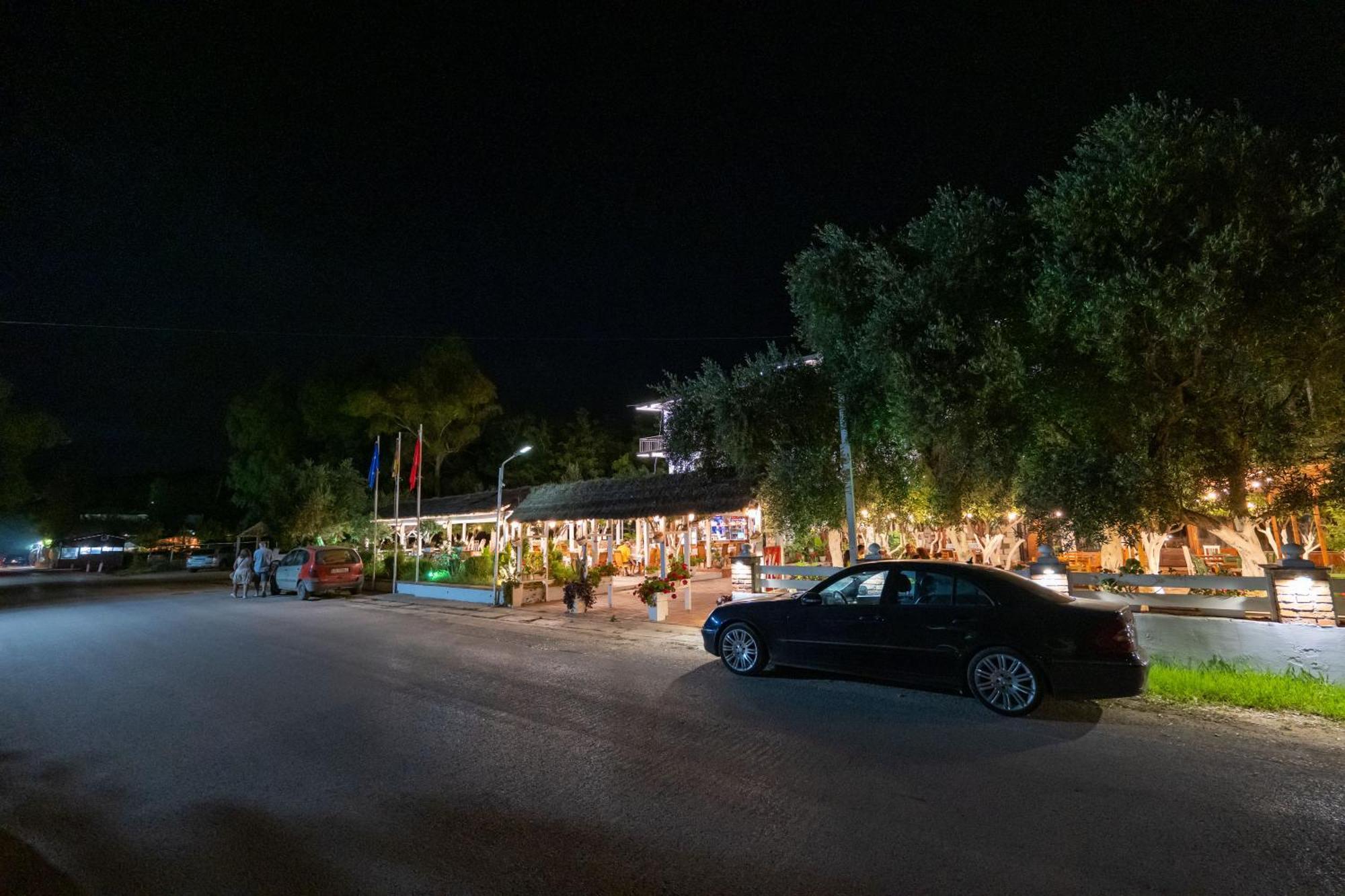 Hotel Nika Radhimë 외부 사진