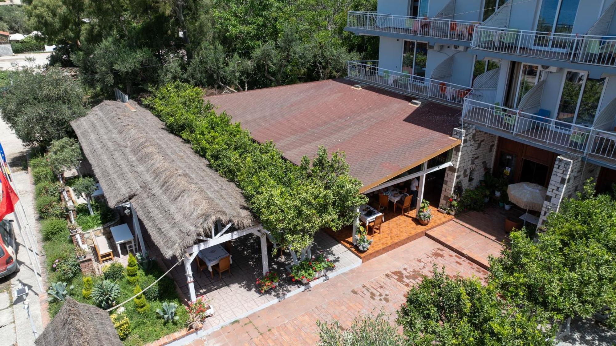 Hotel Nika Radhimë 외부 사진