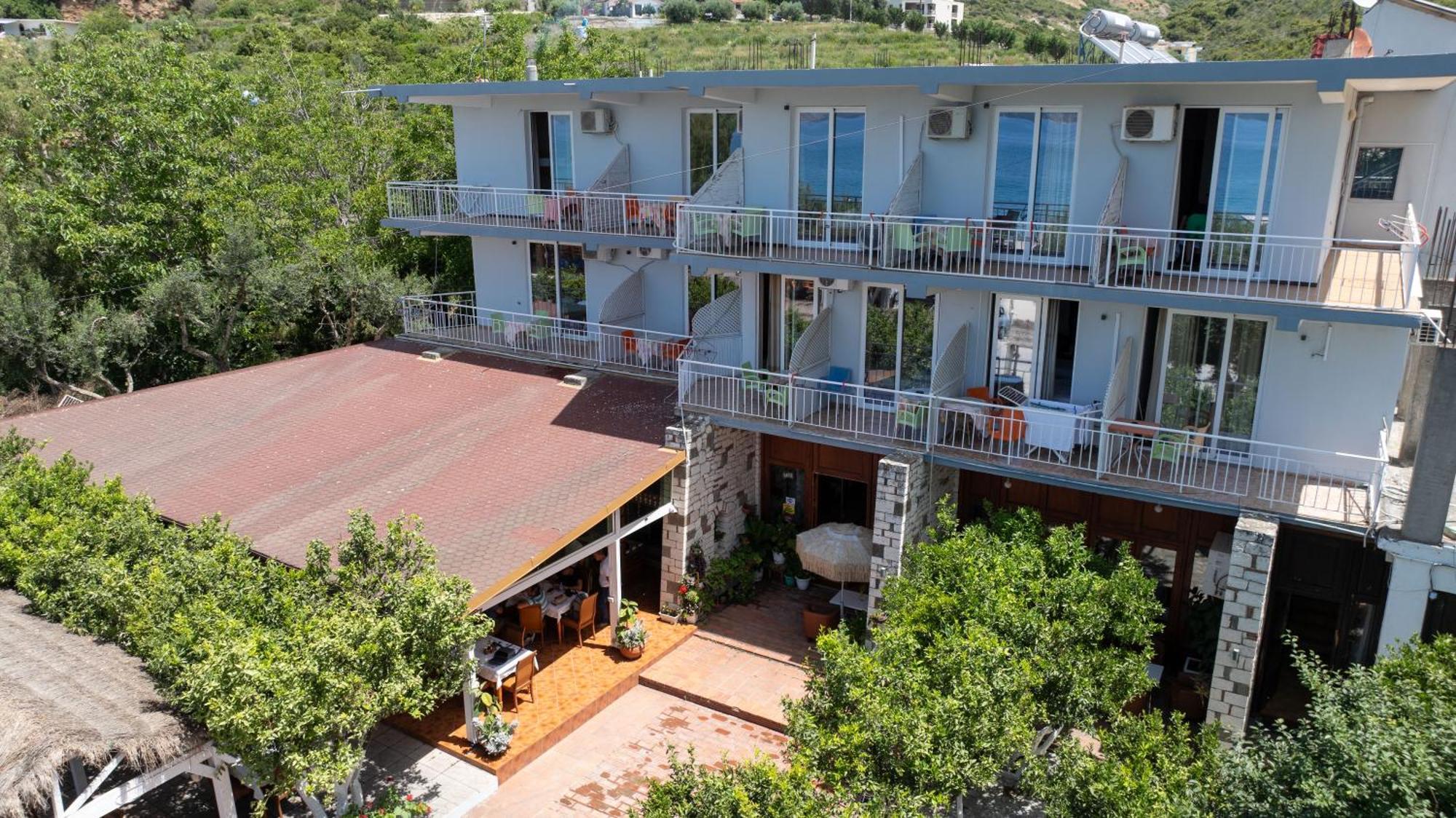 Hotel Nika Radhimë 외부 사진